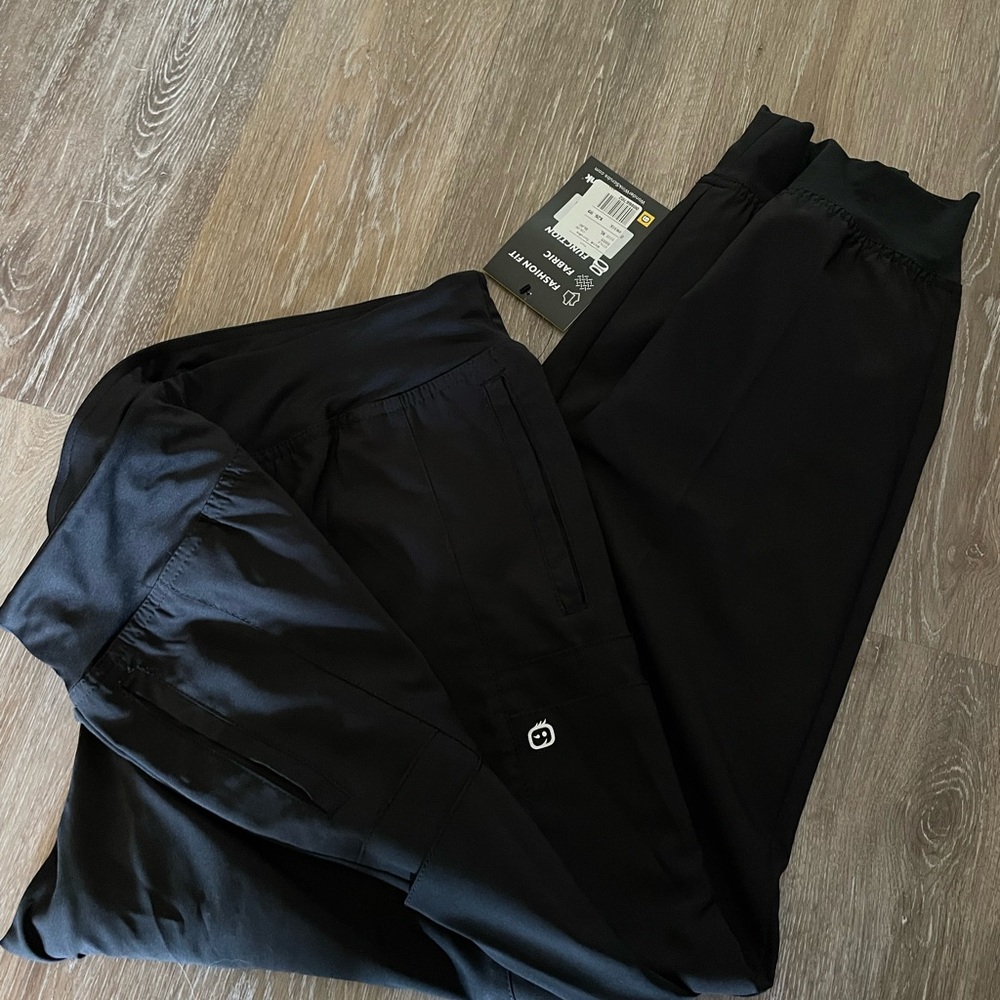Wonder wink black scrub pants